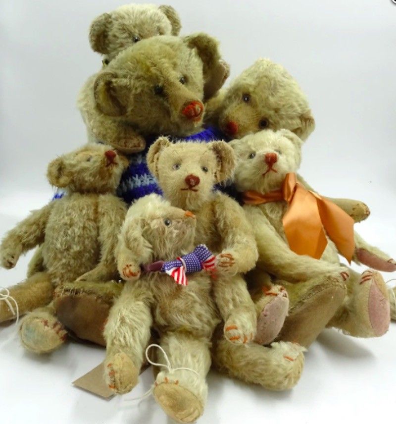 'Titch' Hecla Teddy Bear group