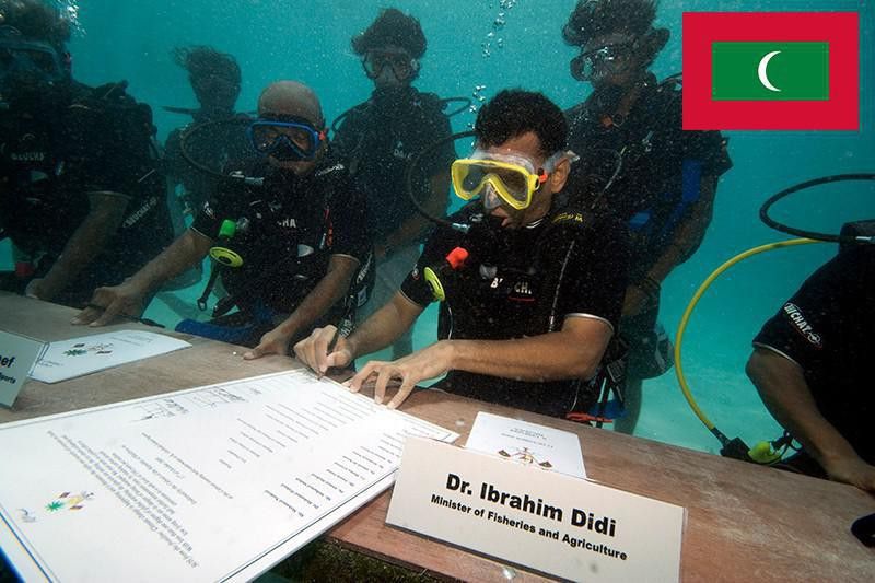 Underwater cabinet meeting in the Maldives