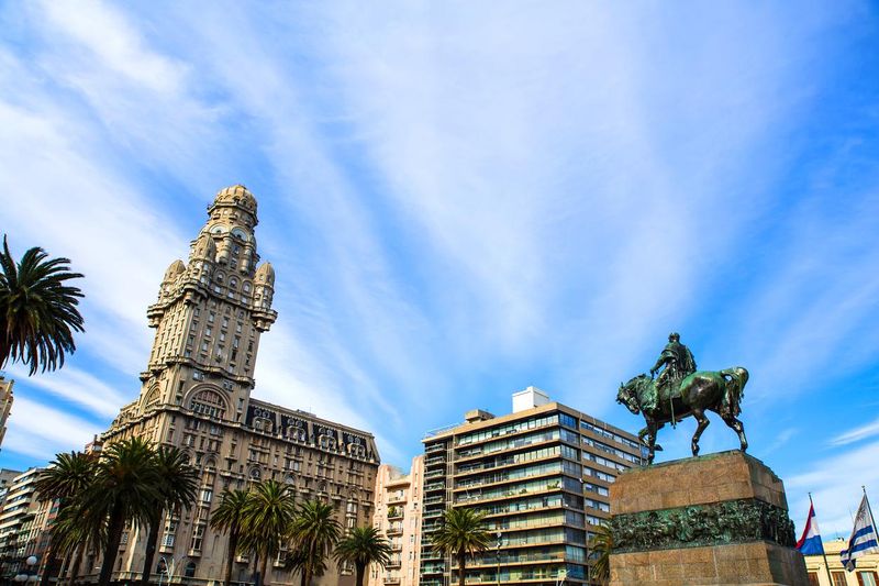 View over the Plaza Independencia in Montevideo