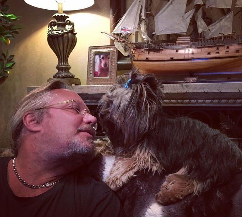 Vince Neil and his dog