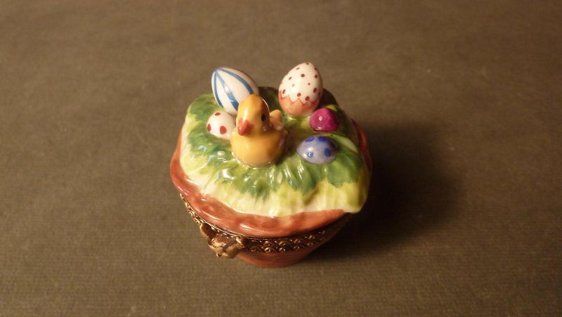 Vintage Hand-Painted Easter Trinket Box