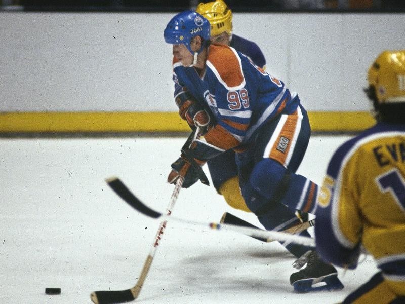 Wayne Gretzky with the puck