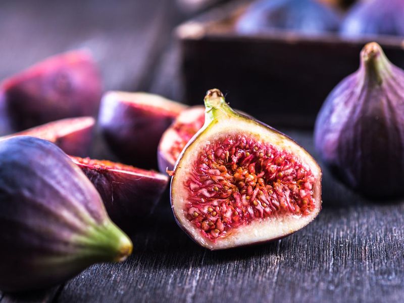 Whole and cut fresh figs