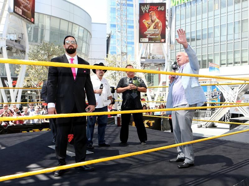 WWE Hall of Famers Ric Flair, Jerry "The King" Lawler and Jim Ross address crowd